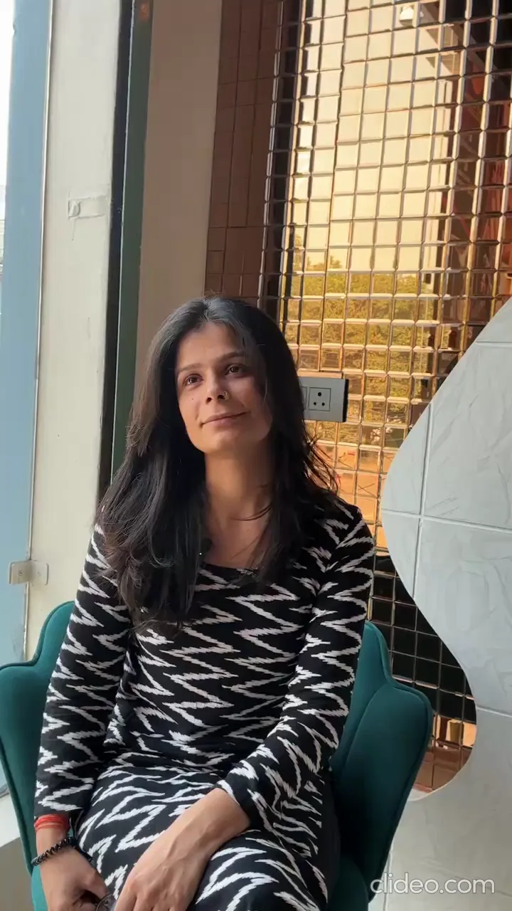 A client filmed at Salon By Babita, Haldwani, speaking about their visit — reference T-015
