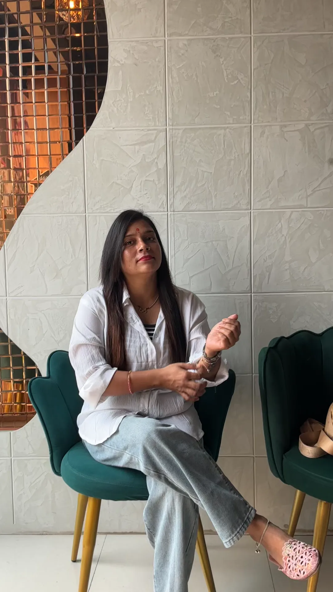 A client filmed at Salon By Babita, Haldwani, speaking about their visit — reference T-017
