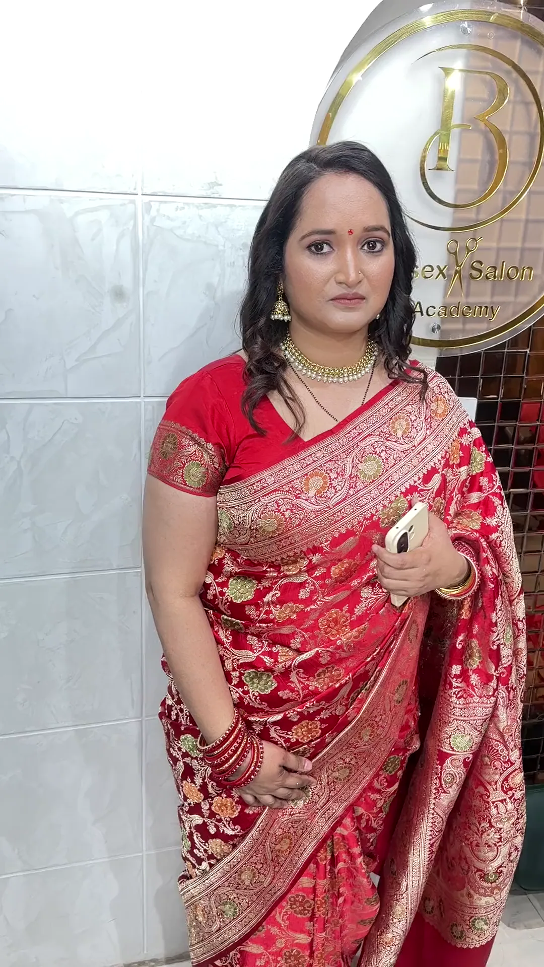 A client filmed at Salon By Babita, Haldwani, speaking about their visit — reference T-020